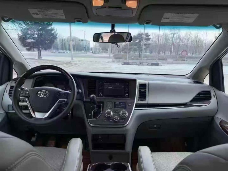 吉林16年丰田塞纳5