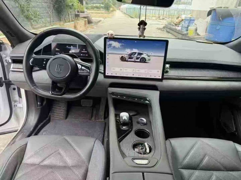 绍兴23年极氪汽车0015