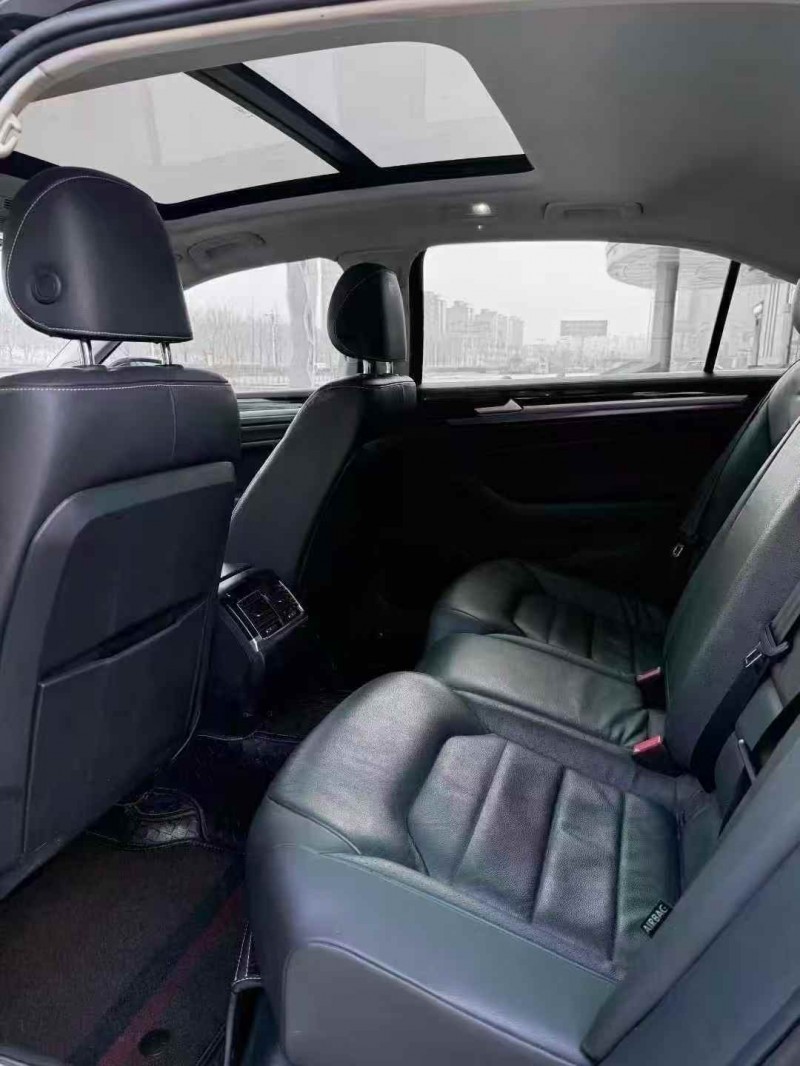 吉林20年大众辉昂9