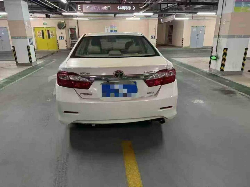 湖州14年丰田凯美瑞9