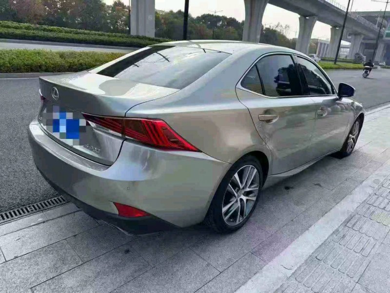 嘉兴18年雷克萨斯IS7