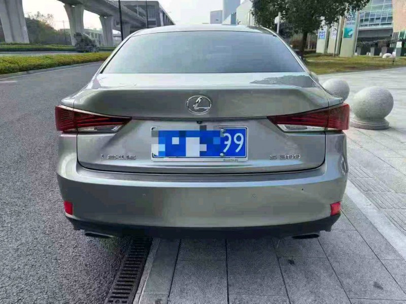 嘉兴18年雷克萨斯IS8