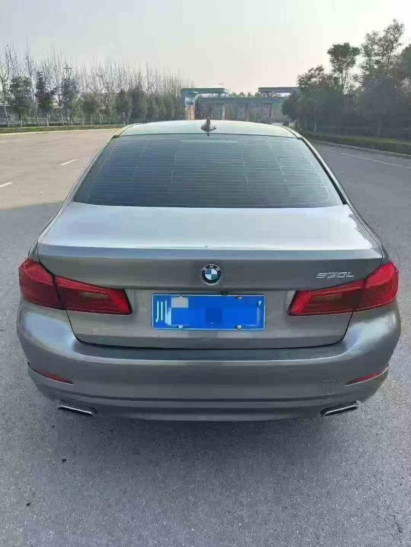 泸州17年宝马5系9