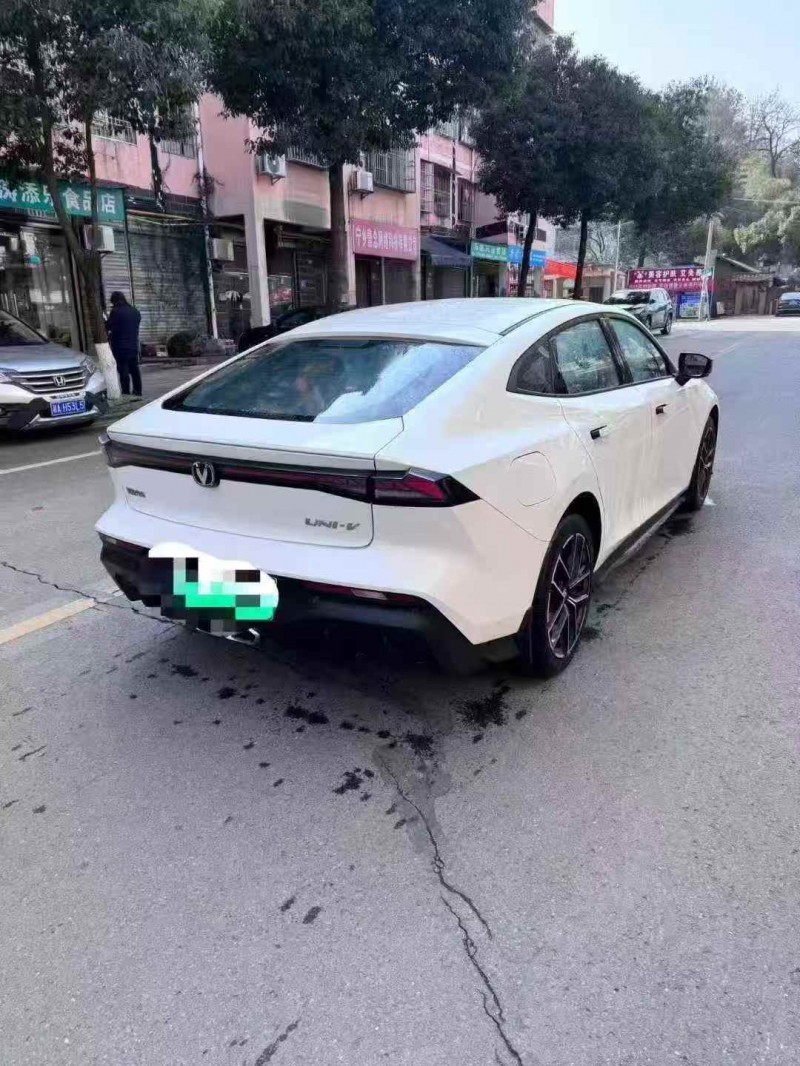 岳阳25年长安汽车UNI8