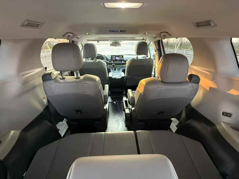 榆林25年丰田格瑞维亚4