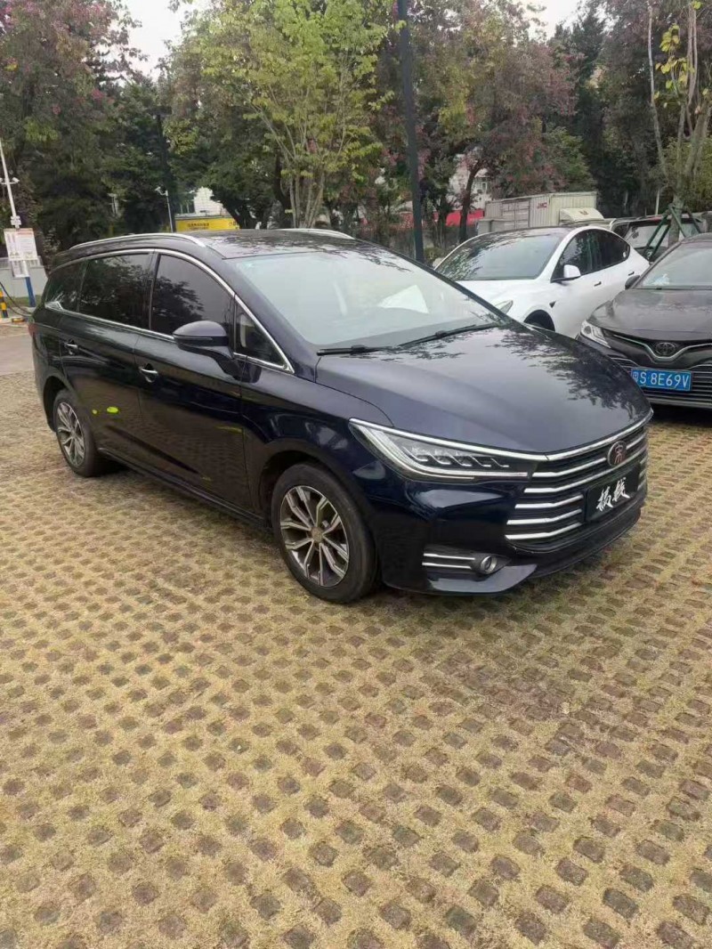 东莞20年比亚迪宋MAX3