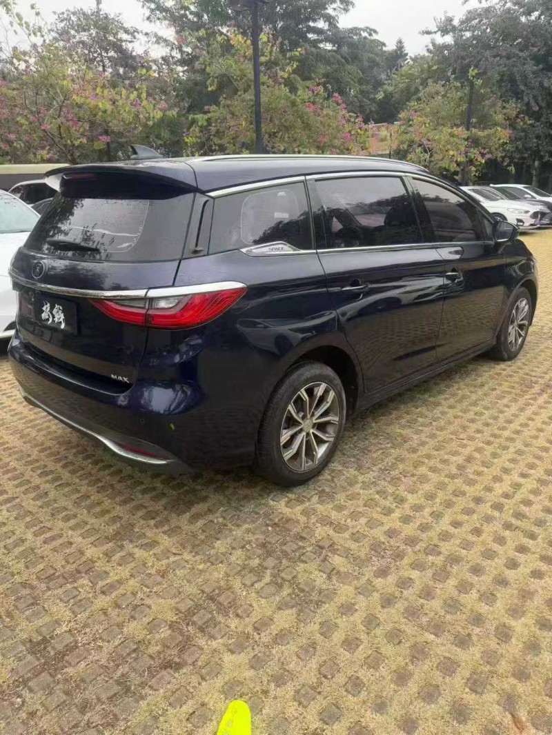 东莞20年比亚迪宋MAX7