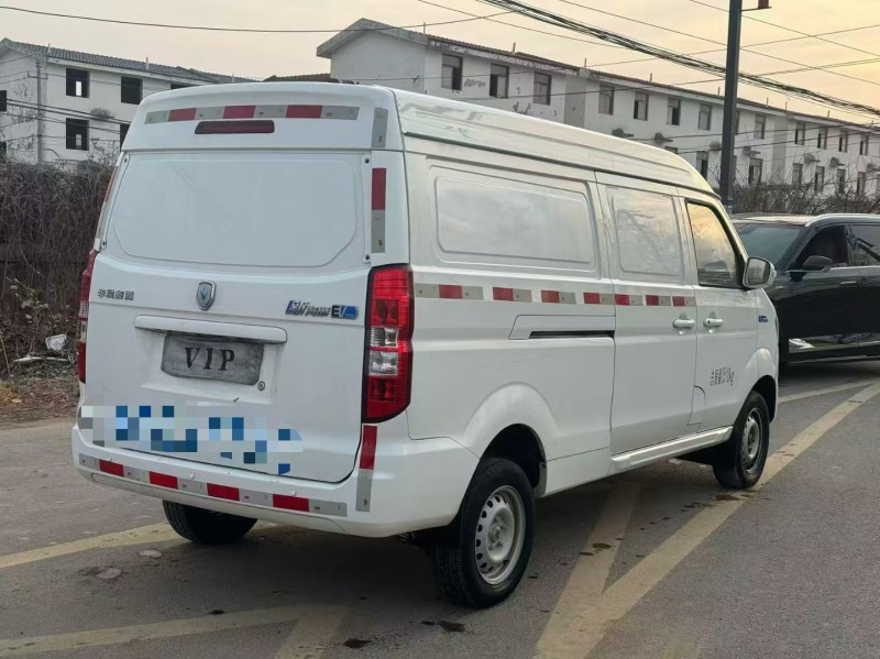 新乡23年华晨海狮8