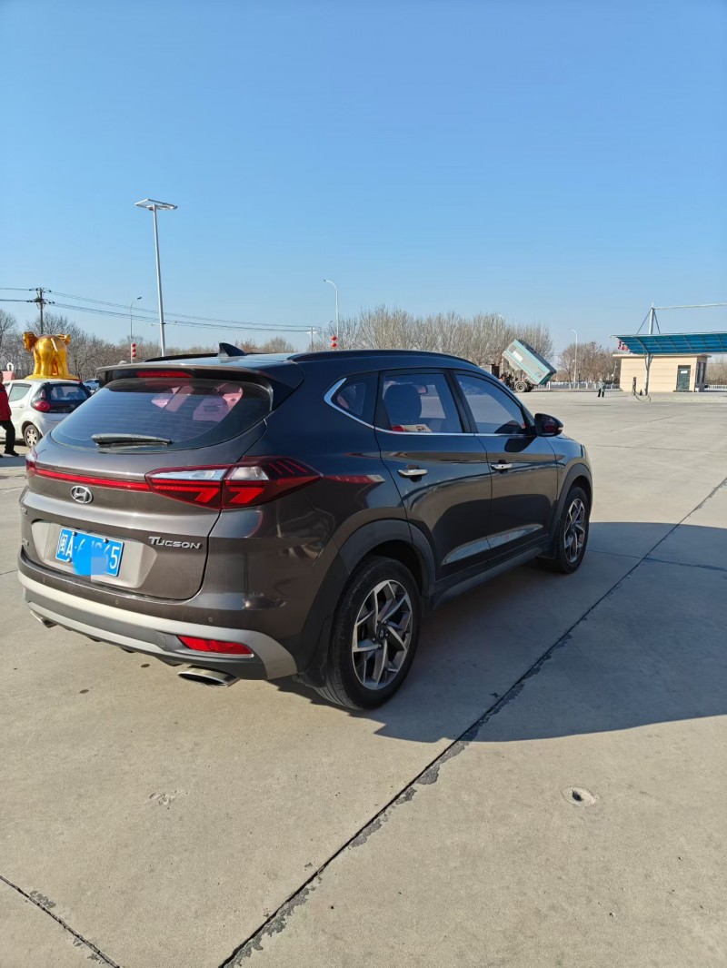 石家庄20年现代途胜5