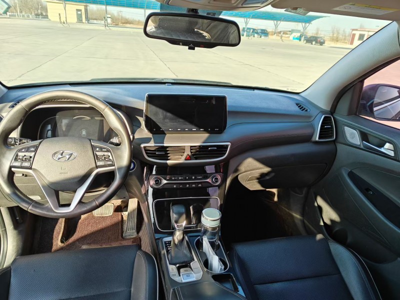 石家庄20年现代途胜9