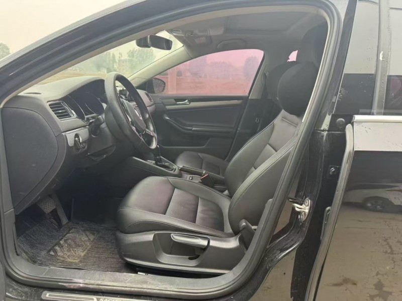 新乡18年大众速腾4