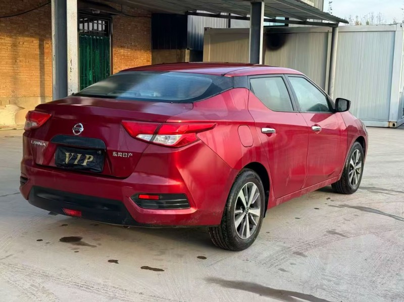 新乡15年日产蓝鸟7