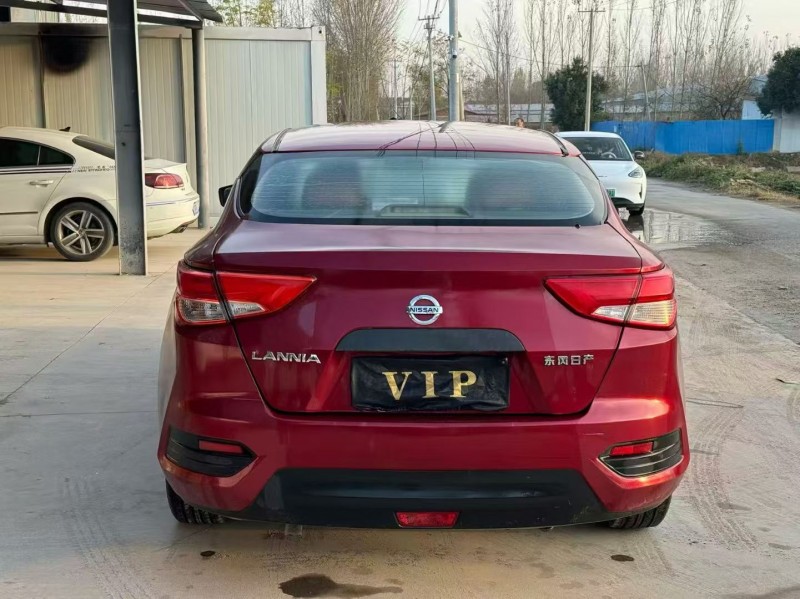 新乡15年日产蓝鸟9