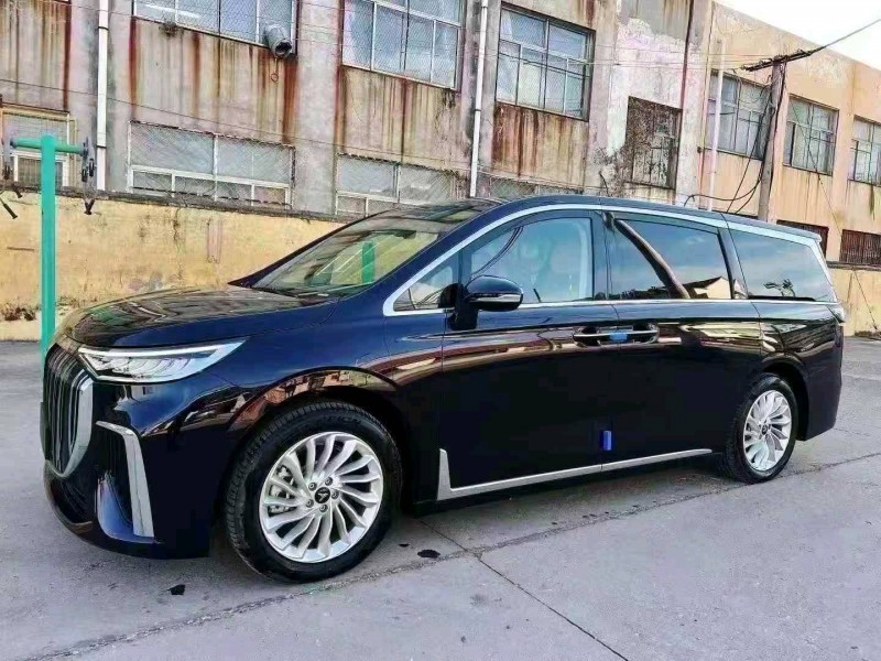 东营26年岚图汽车梦想家2