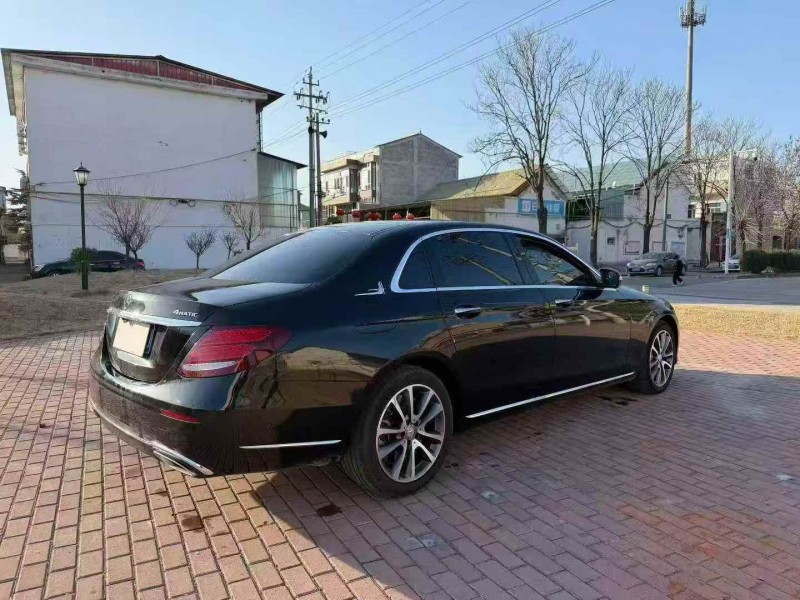 新乡17年奔驰E8