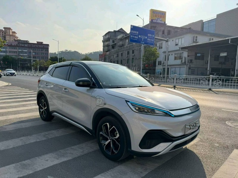 广州22年比亚迪元2