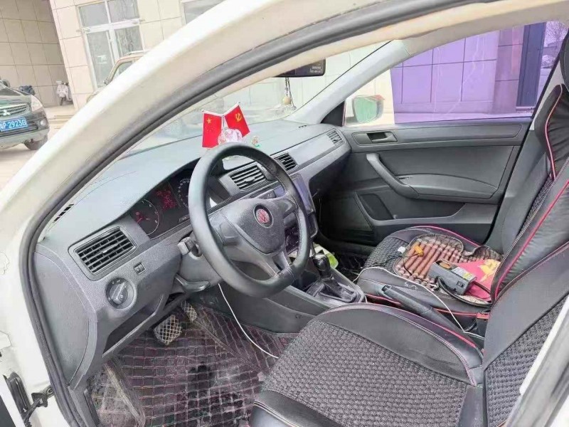 济宁20年大众桑塔纳4