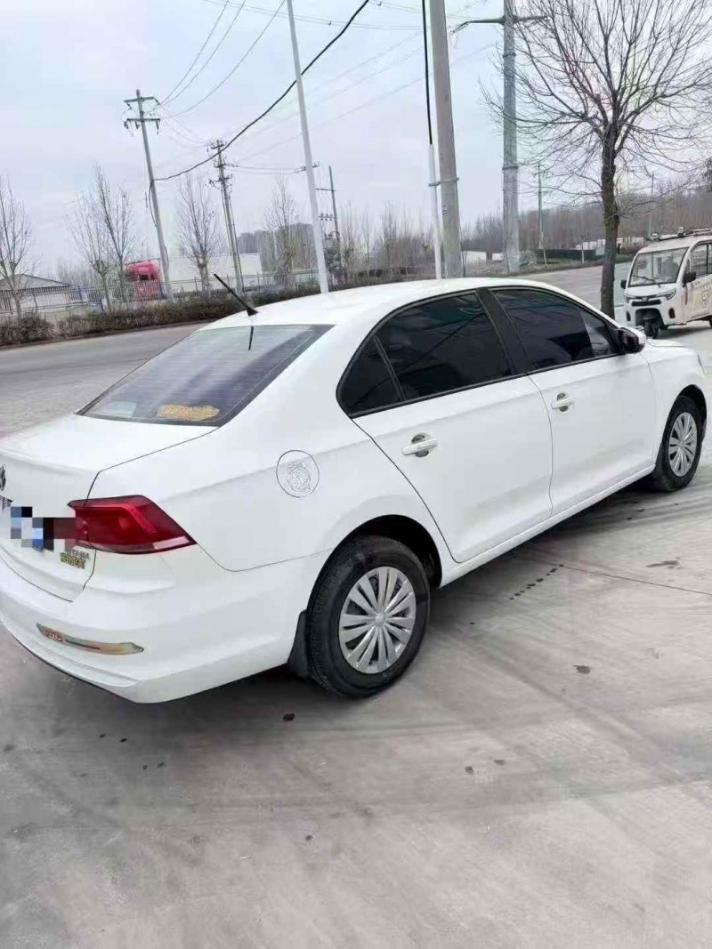 济宁20年大众桑塔纳7