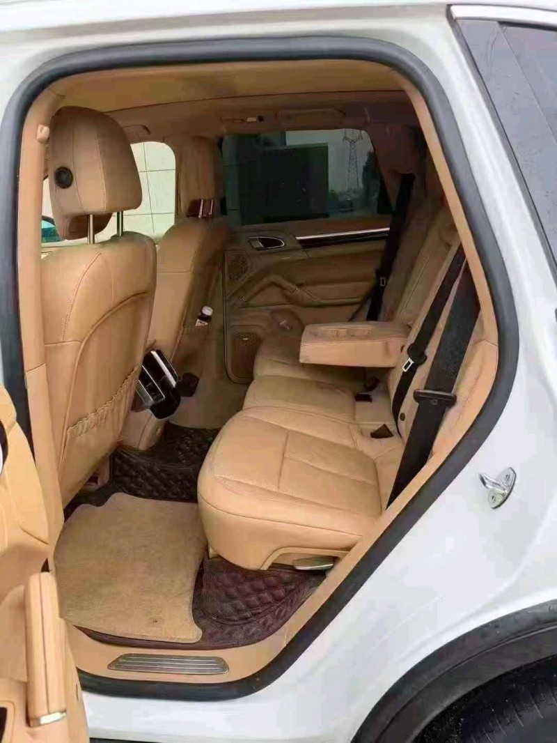 东营14年保时捷卡宴6