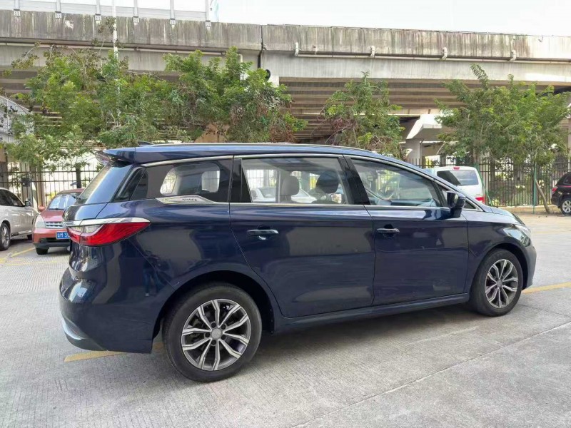 东莞20年比亚迪宋MAX7