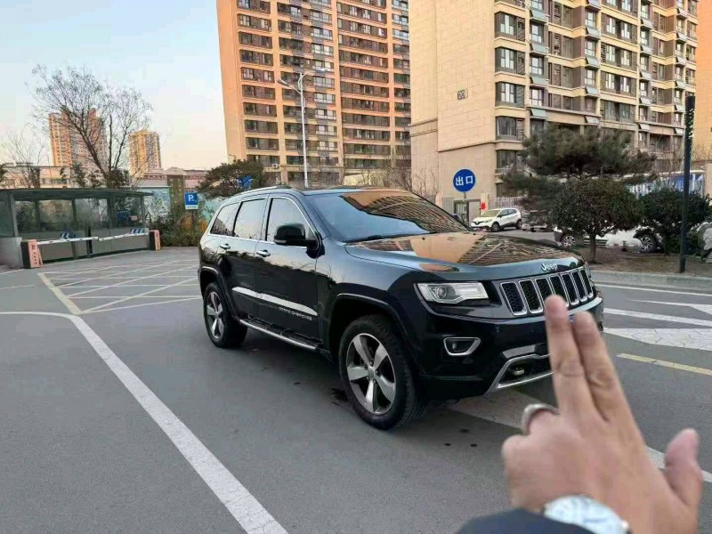 枣庄16年Jeep大切诺基3