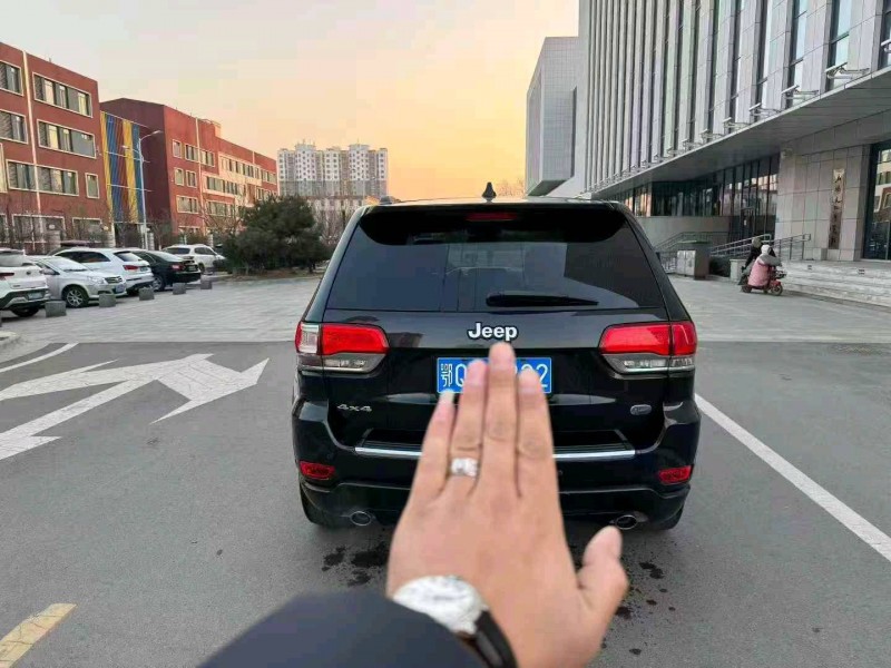 枣庄16年Jeep大切诺基9