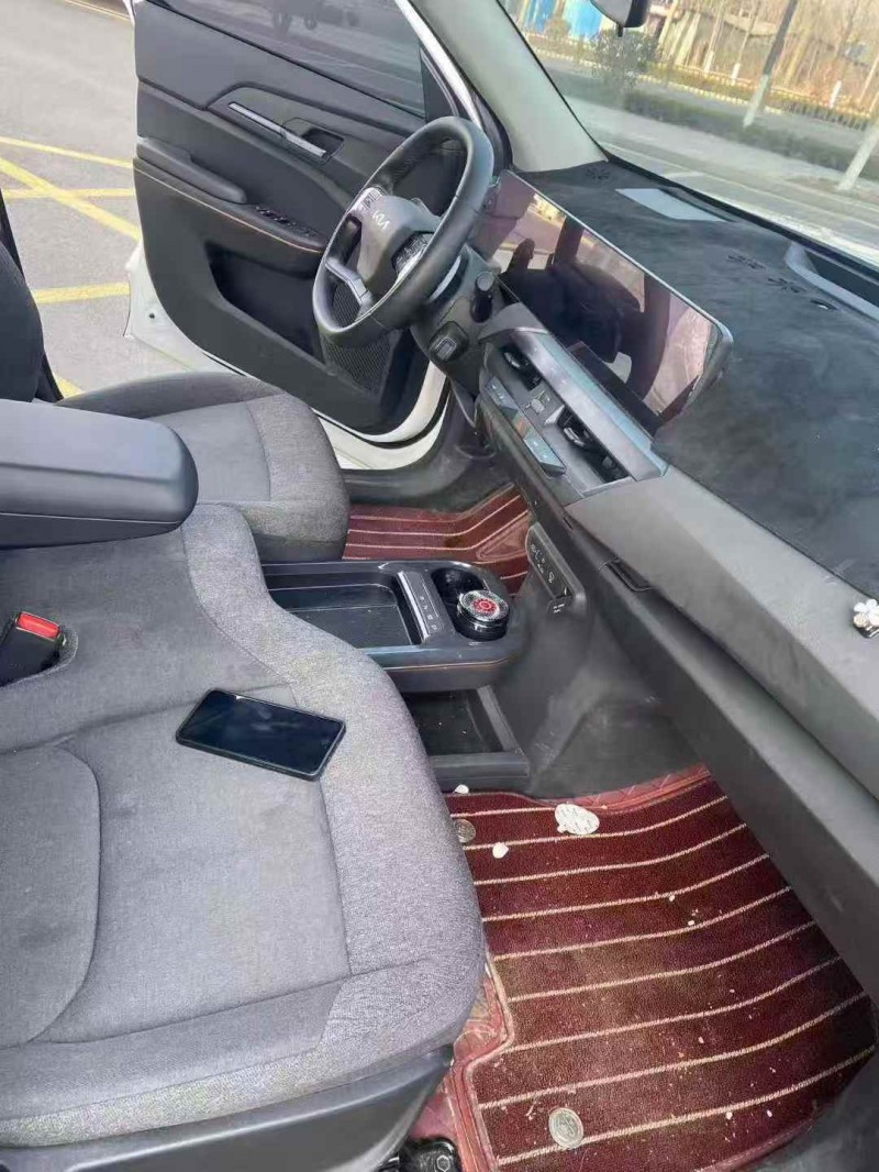 济宁25年起亚EV55