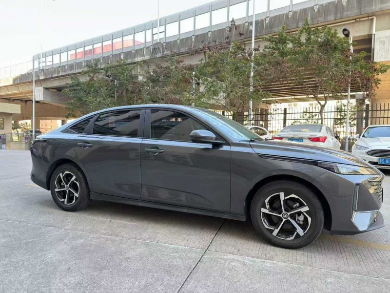 东莞25年长安汽车逸动3