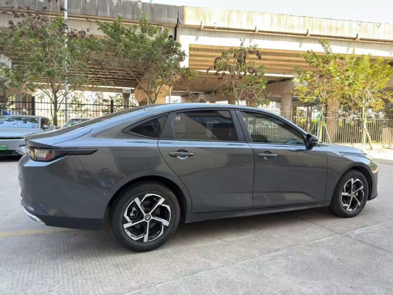 东莞25年长安汽车逸动7