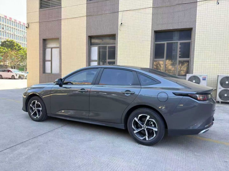 东莞25年长安汽车逸动8