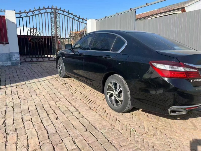 廊坊18年本田雅阁8