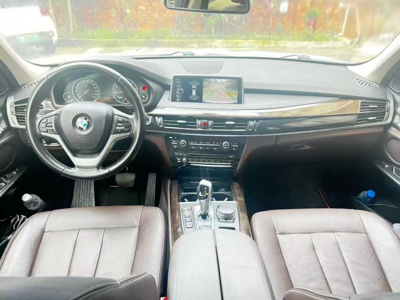 百色17年宝马X54