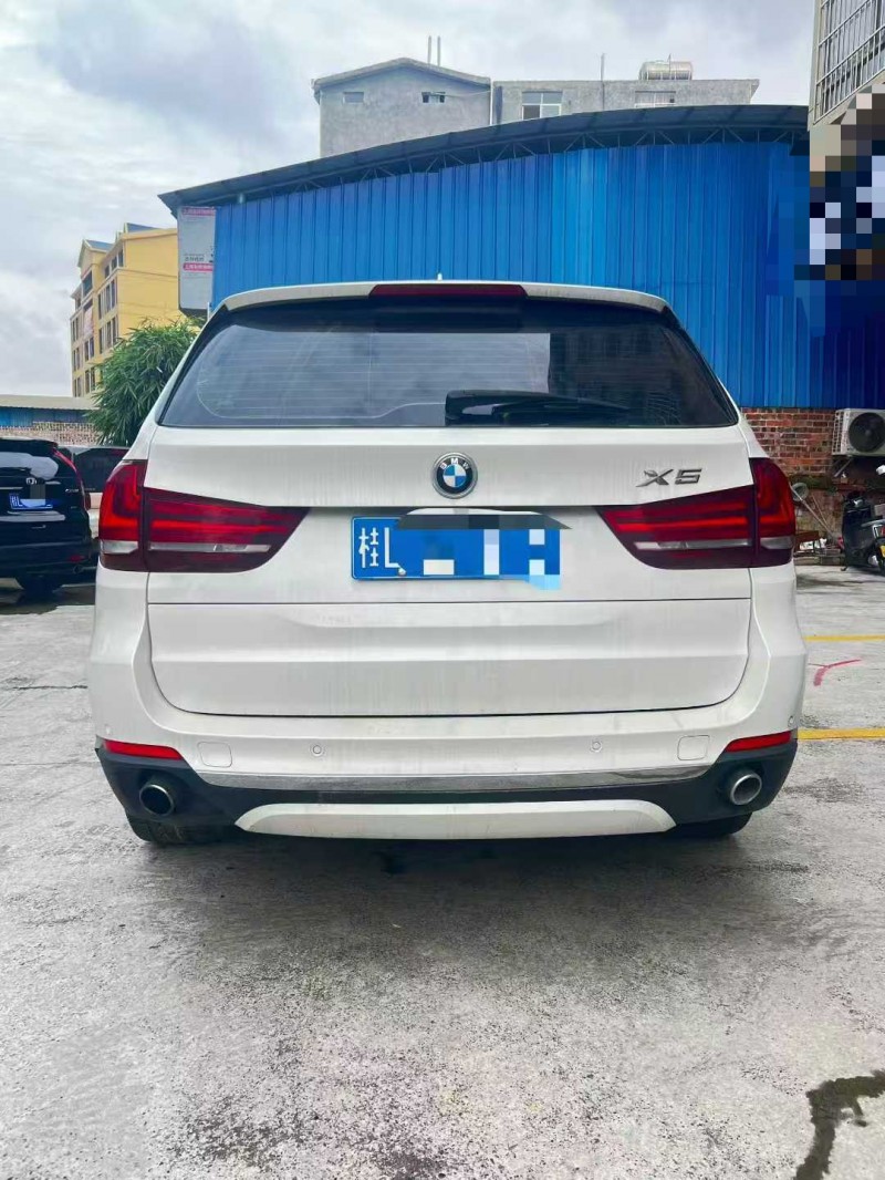 百色17年宝马X56