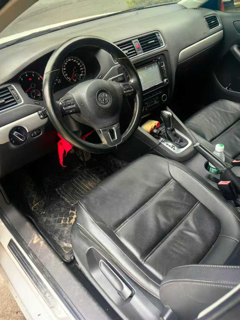 百色14年大众速腾3