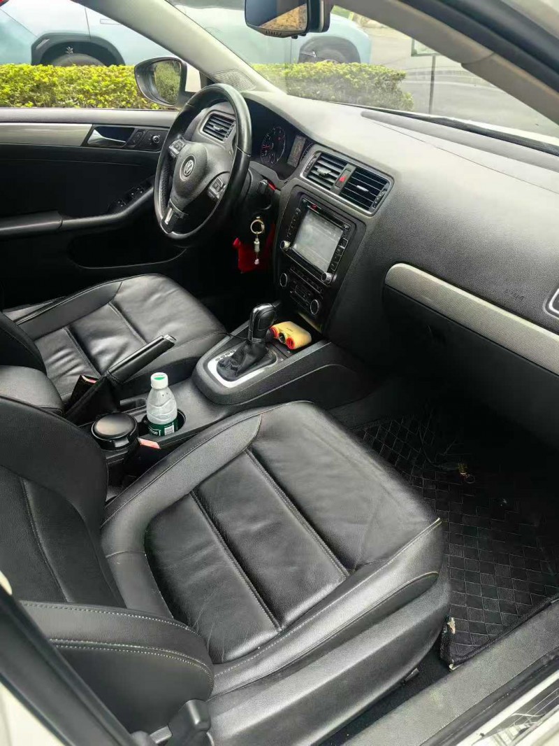 百色14年大众速腾4