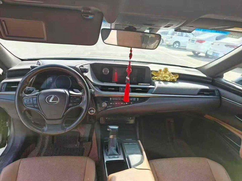 保定20年雷克萨斯ES6