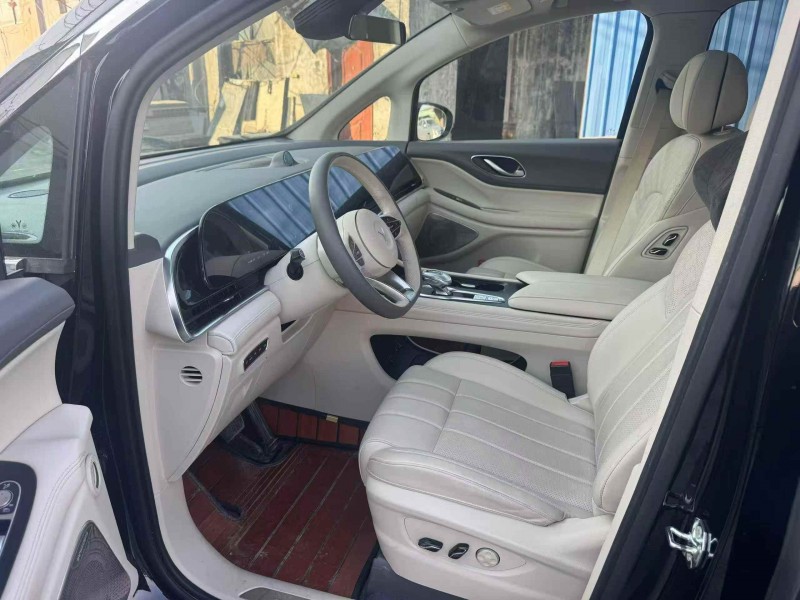 烟台24年岚图汽车梦想家6