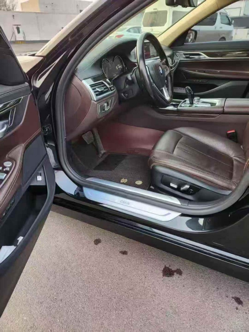 保定19年宝马7系5