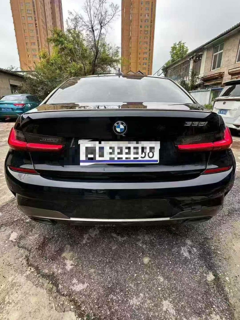 烟台22年宝马3系9