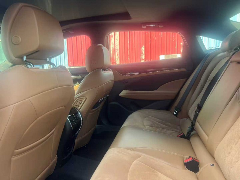 徐州17年别克君威8