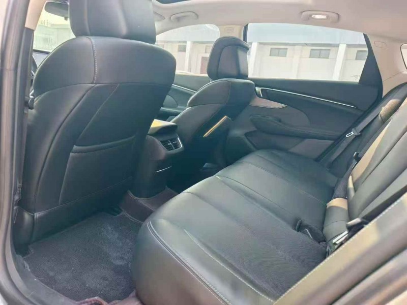 南通23年别克君越4