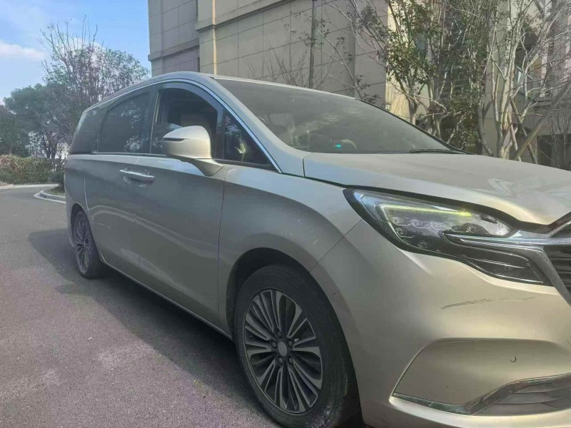 绍兴20年别克GL82