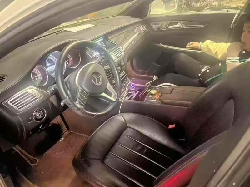 金华14年奔驰CLS4