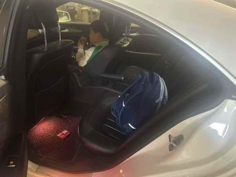 金华14年奔驰CLS5