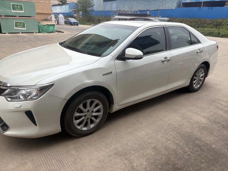 苏州17年丰田凯美瑞3