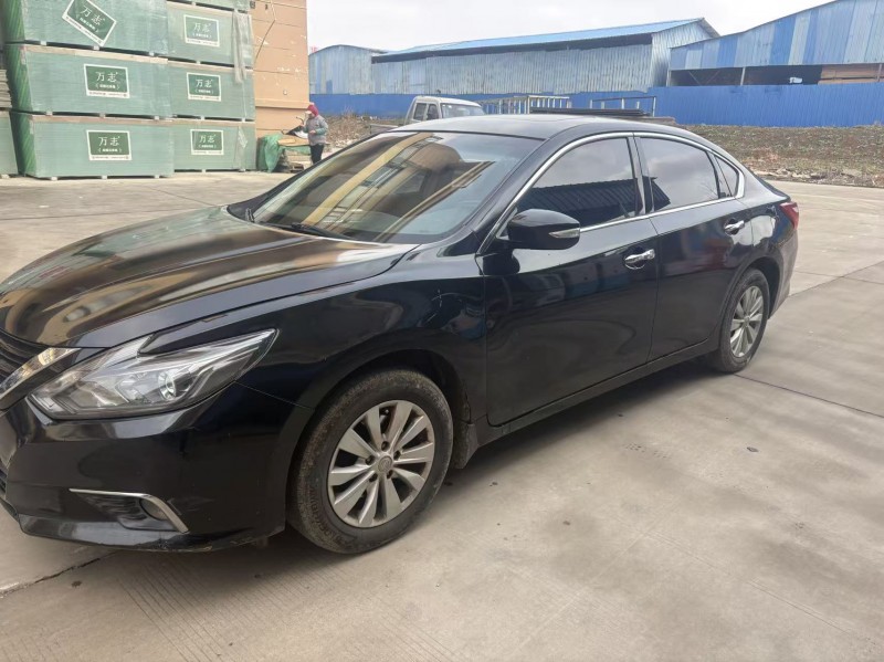 苏州18年日产天籁2