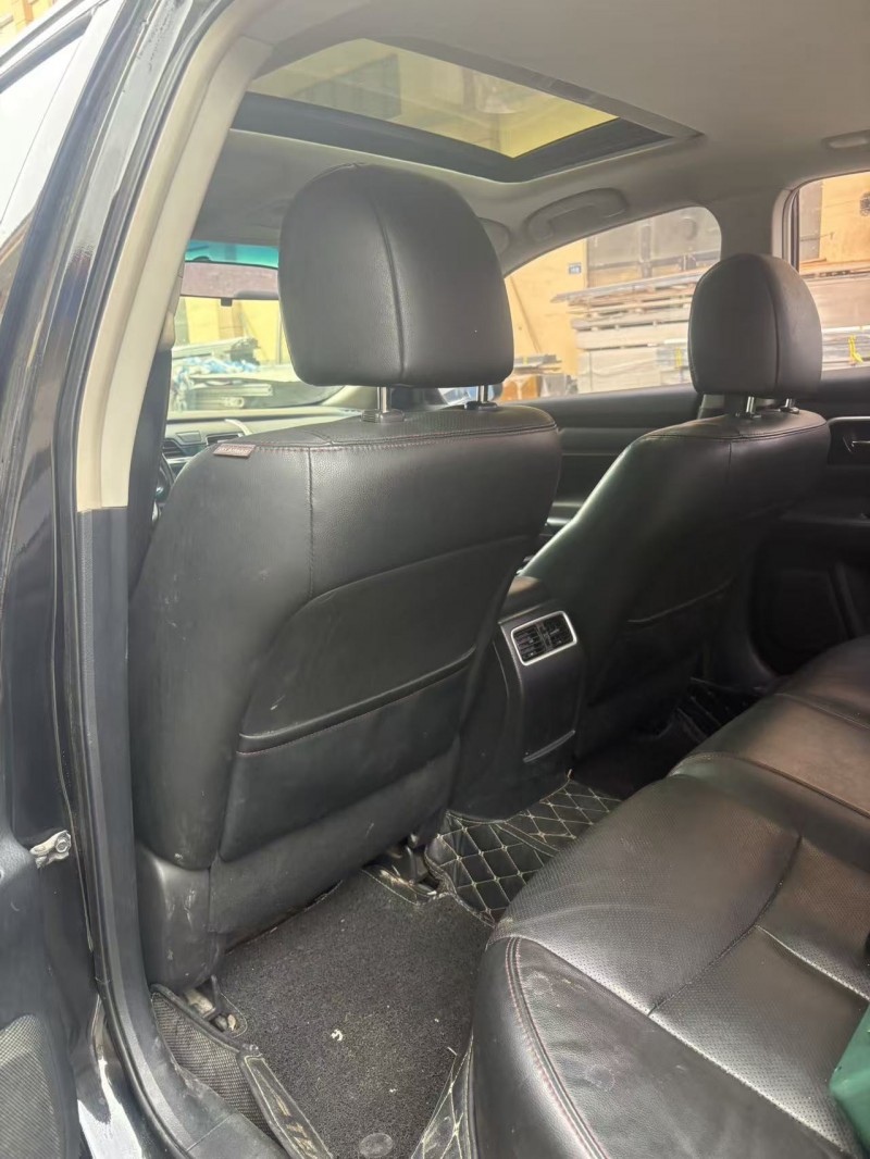 苏州18年日产天籁3