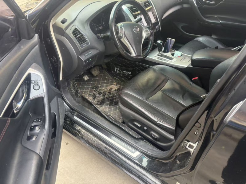 苏州18年日产天籁6