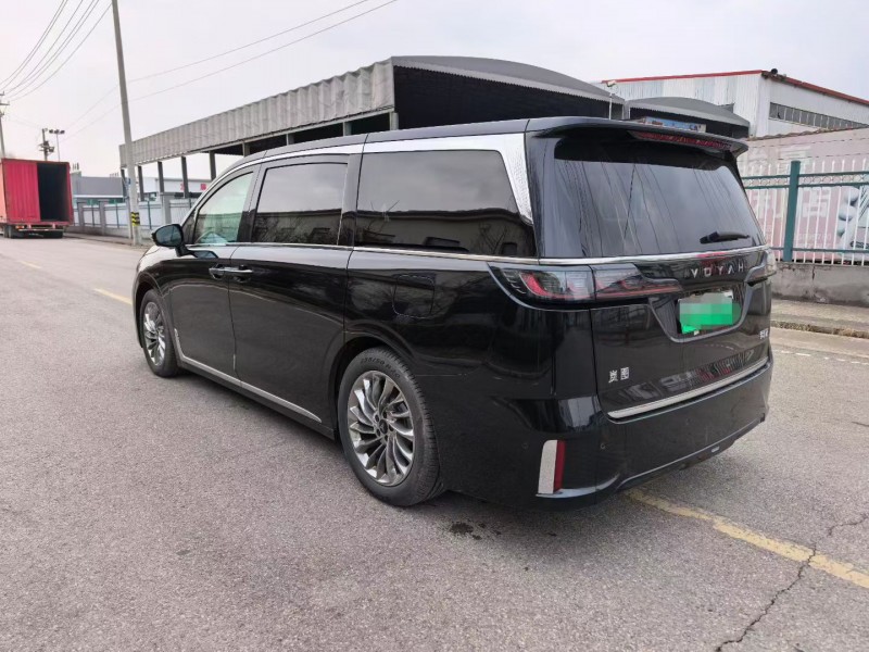 苏州24年岚图汽车梦想家8