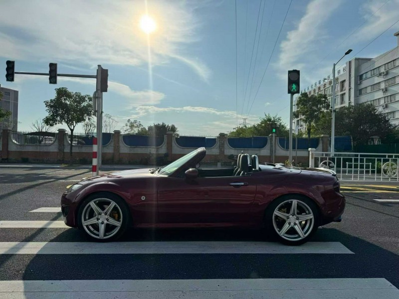 广州10年马自达MX-52